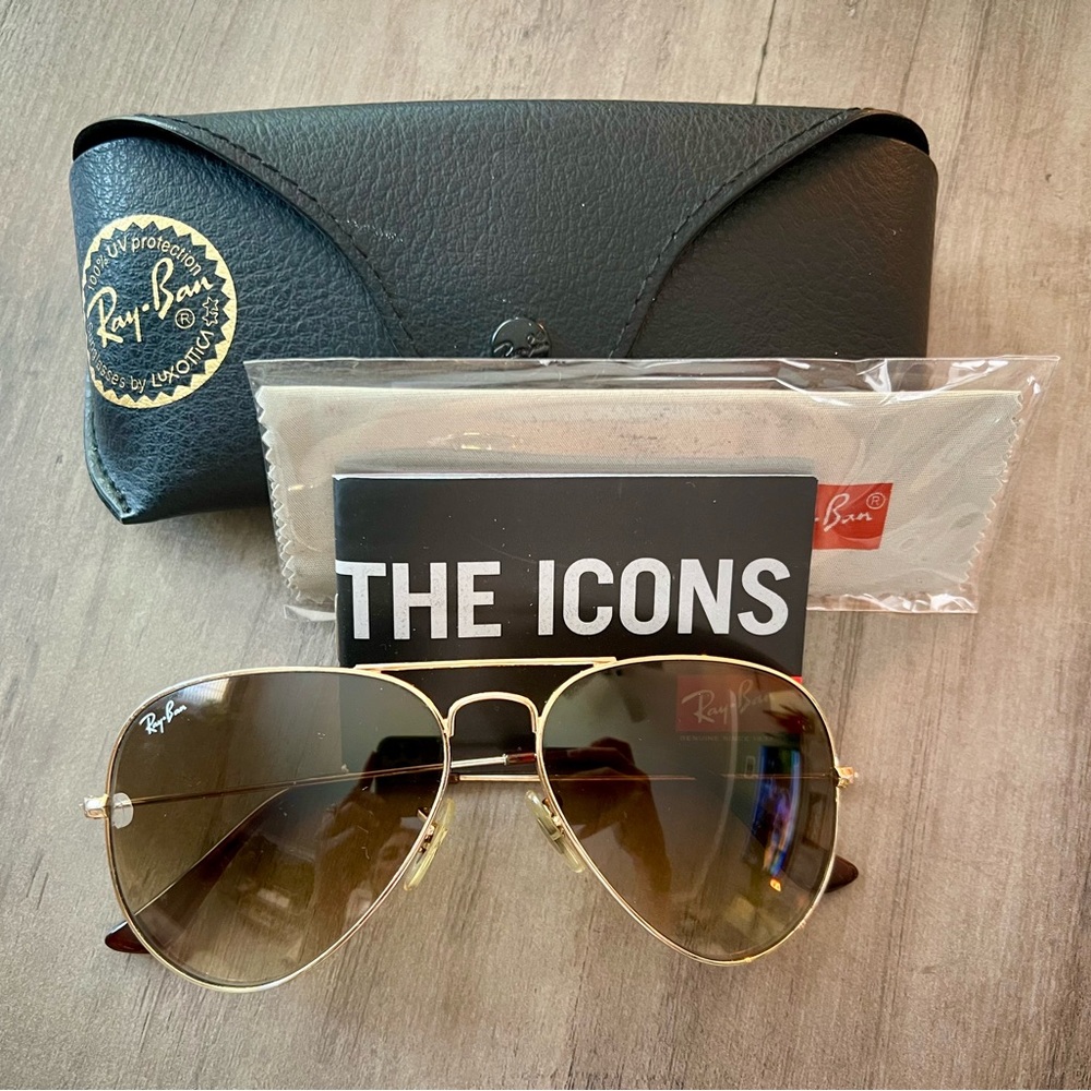 Ray-Ban Gold Aviator Sunglasses